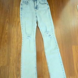 Great light demon jeans. Super comfortable and very stylish